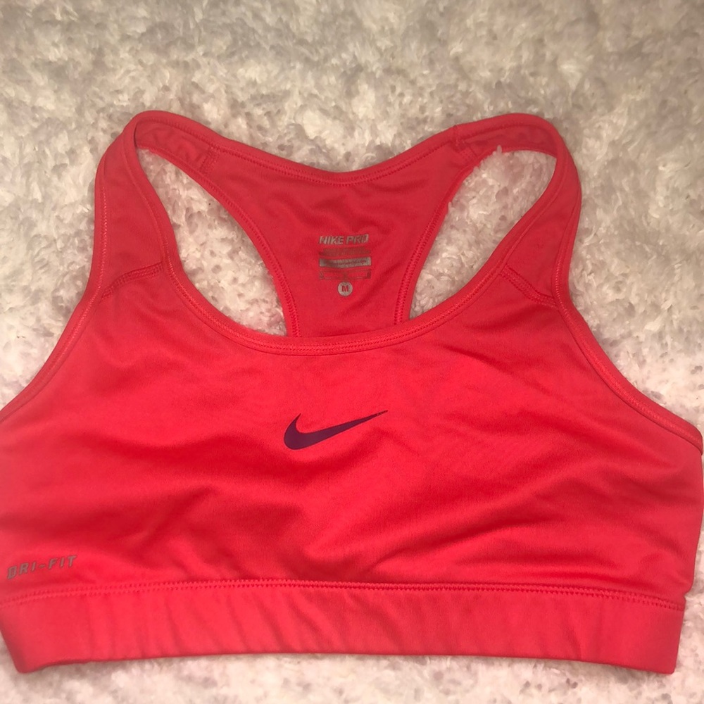 Nike pro sports bra